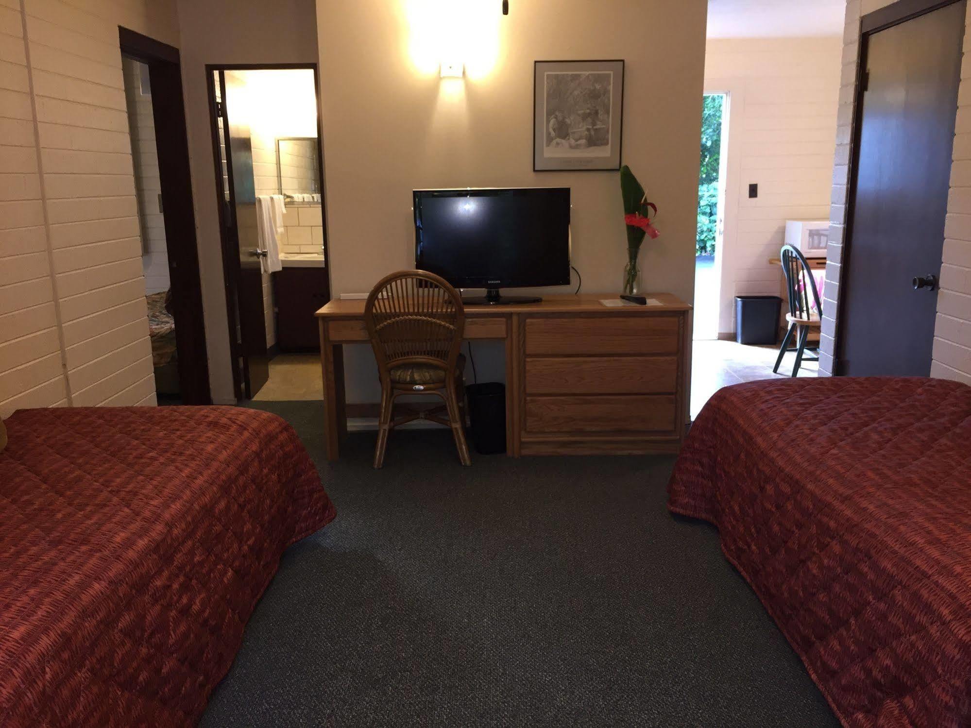 Dolphin Bay Hotel Хило Экстерьер фото